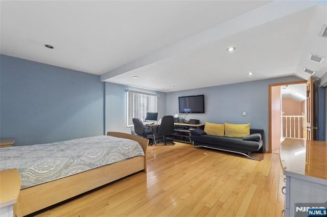 4-16 Bellair Avenue, Fair Lawn, NJ 07410