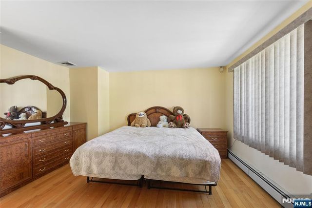 4-16 Bellair Avenue, Fair Lawn, NJ 07410