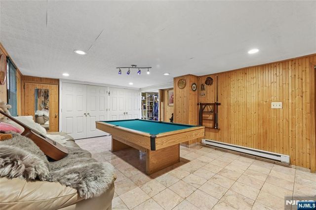 4-16 Bellair Avenue, Fair Lawn, NJ 07410