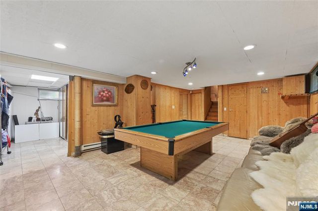 4-16 Bellair Avenue, Fair Lawn, NJ 07410