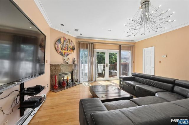 4-16 Bellair Avenue, Fair Lawn, NJ 07410