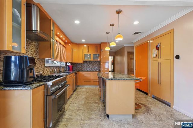 4-16 Bellair Avenue, Fair Lawn, NJ 07410