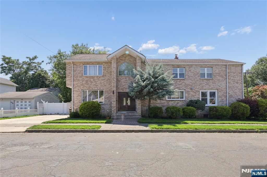 4-16 Bellair Avenue, Fair Lawn, NJ 07410