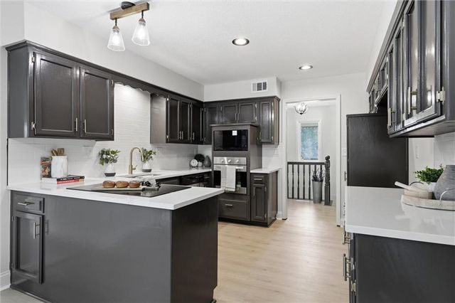 404 Springwood Drive, Blue Springs, MO 64015