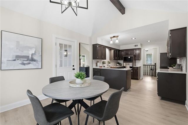 404 Springwood Drive, Blue Springs, MO 64015