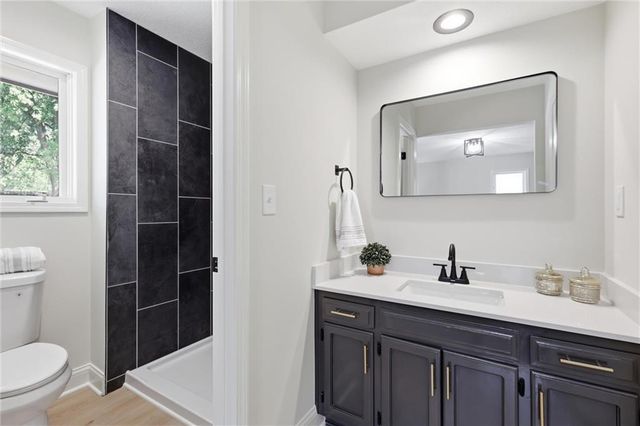 404 Springwood Drive, Blue Springs, MO 64015