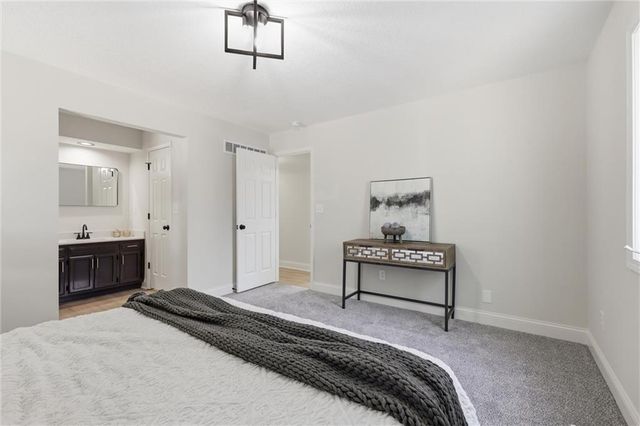 404 Springwood Drive, Blue Springs, MO 64015