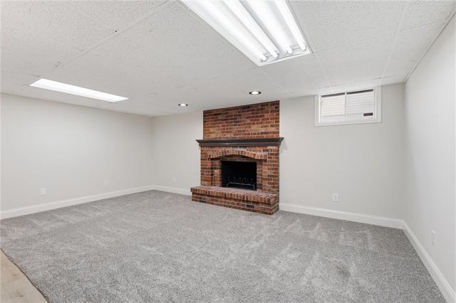 404 Springwood Drive, Blue Springs, MO 64015