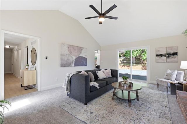 404 Springwood Drive, Blue Springs, MO 64015