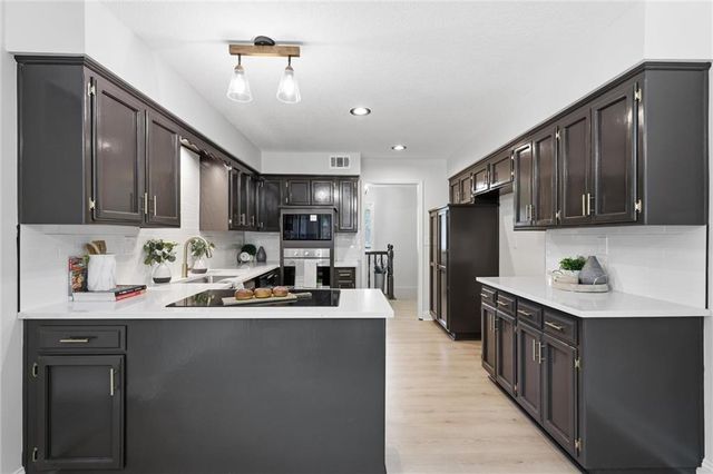 404 Springwood Drive, Blue Springs, MO 64015