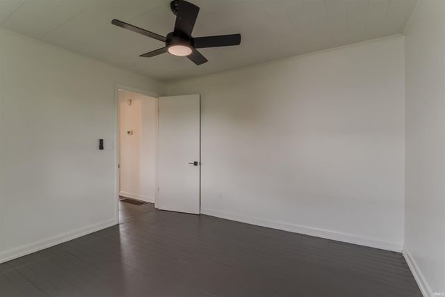 321 E Oak Street, Oakland City, IN 47660