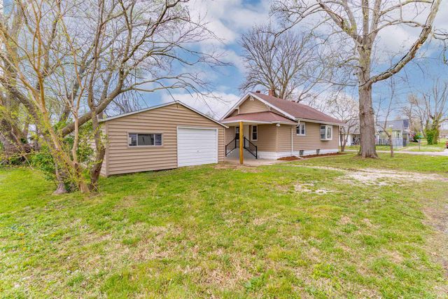 321 E Oak Street, Oakland City, IN 47660