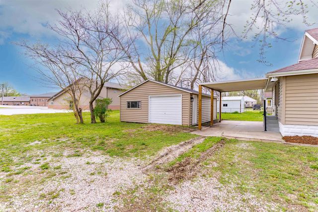 321 E Oak Street, Oakland City, IN 47660