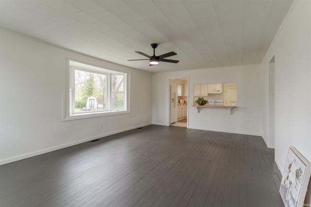 321 E Oak Street, Oakland City, IN 47660