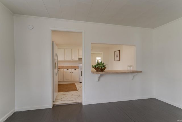 321 E Oak Street, Oakland City, IN 47660