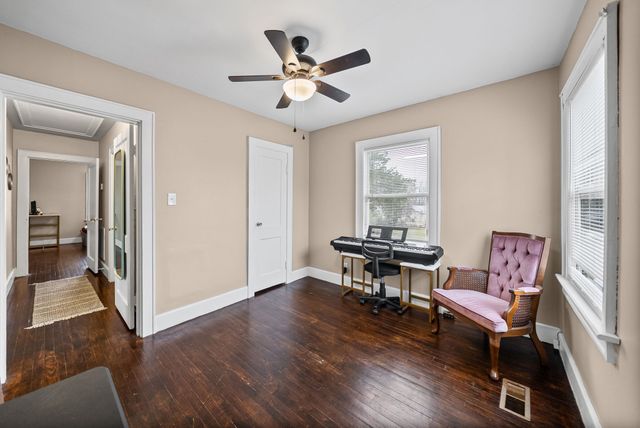 2736 Nelson Dr, Hopkinsville, KY 42240