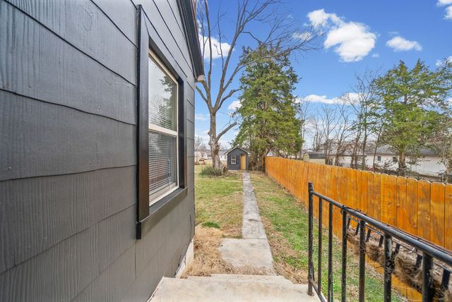 2736 Nelson Dr, Hopkinsville, KY 42240