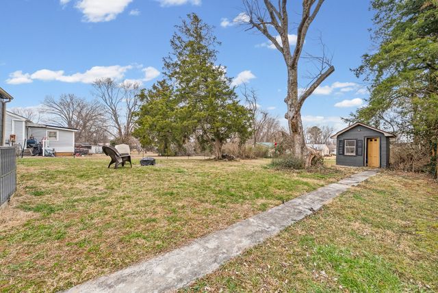 2736 Nelson Dr, Hopkinsville, KY 42240