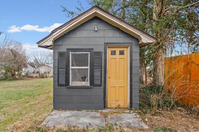 2736 Nelson Dr, Hopkinsville, KY 42240