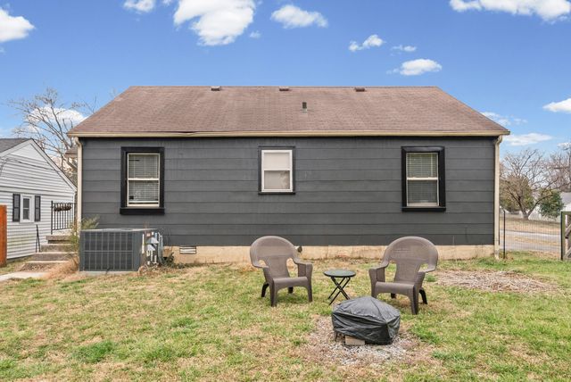 2736 Nelson Dr, Hopkinsville, KY 42240