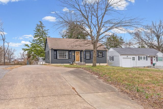 2736 Nelson Dr, Hopkinsville, KY 42240