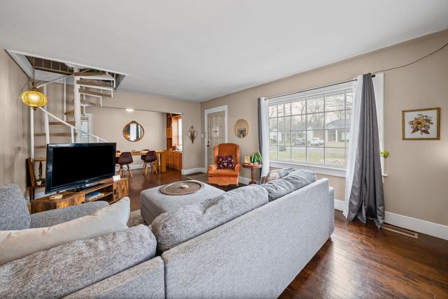 2736 Nelson Dr, Hopkinsville, KY 42240