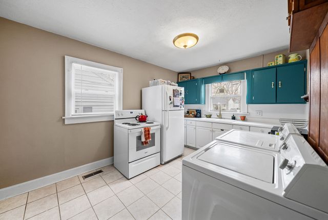 2736 Nelson Dr, Hopkinsville, KY 42240