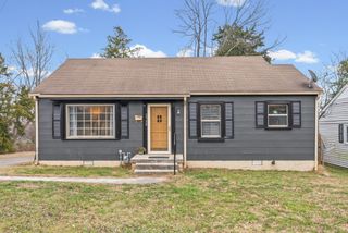 2736 Nelson Dr, Hopkinsville, KY 42240