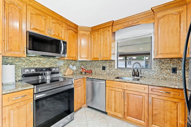 7811 Beechfern Circle 26, Tamarac, FL 33321