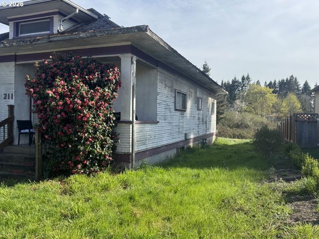 211 CHURCH St, Amity, OR 97101