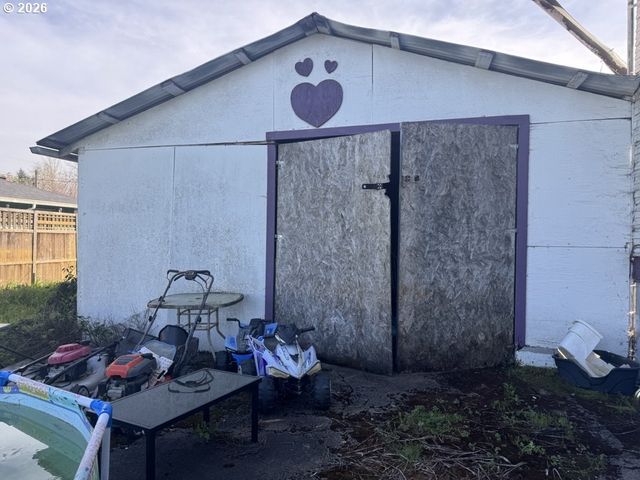 211 CHURCH St, Amity, OR 97101