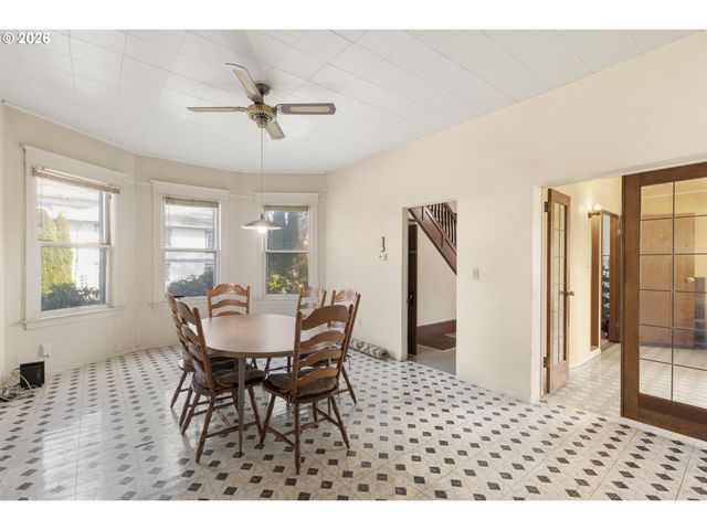 1903 Se 12TH Ave, Portland, OR 97214