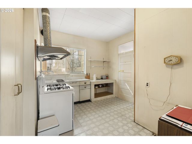 1903 Se 12TH Ave, Portland, OR 97214
