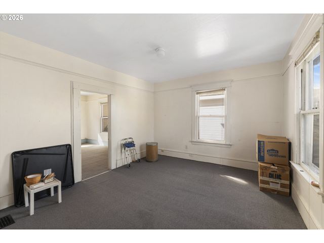1903 Se 12TH Ave, Portland, OR 97214
