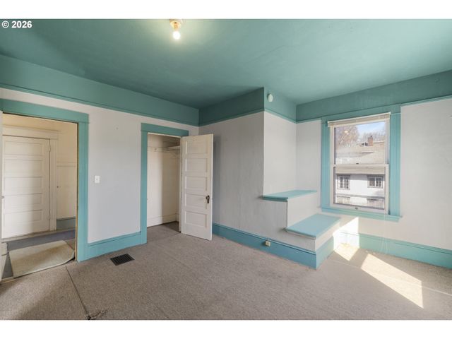 1903 Se 12TH Ave, Portland, OR 97214