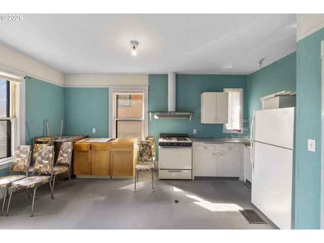 1903 Se 12TH Ave, Portland, OR 97214