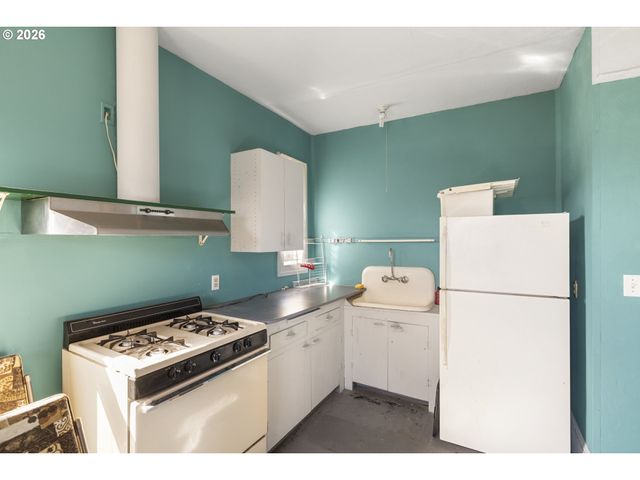1903 Se 12TH Ave, Portland, OR 97214