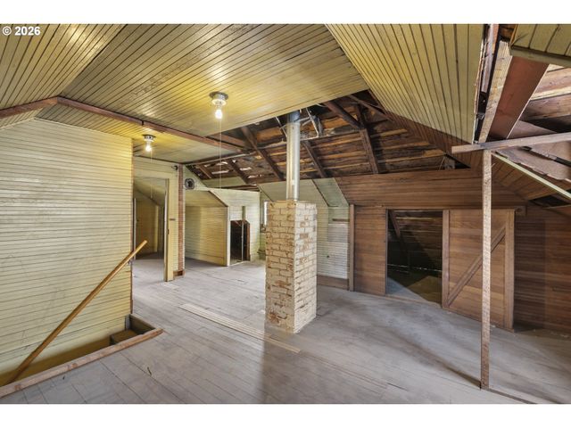 1903 Se 12TH Ave, Portland, OR 97214