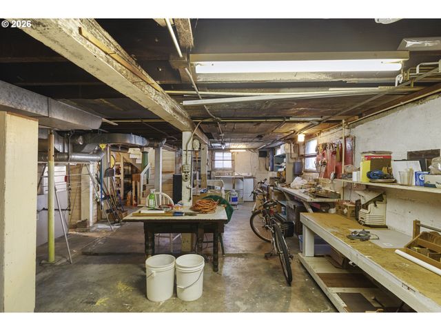 1903 Se 12TH Ave, Portland, OR 97214