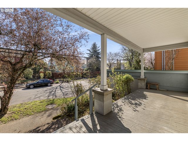 1903 Se 12TH Ave, Portland, OR 97214
