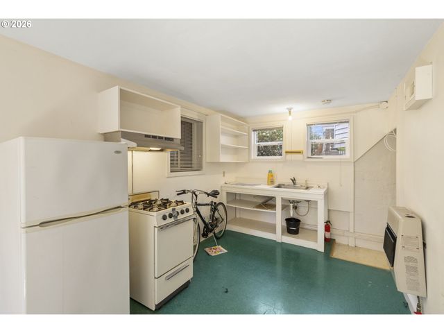 1903 Se 12TH Ave, Portland, OR 97214