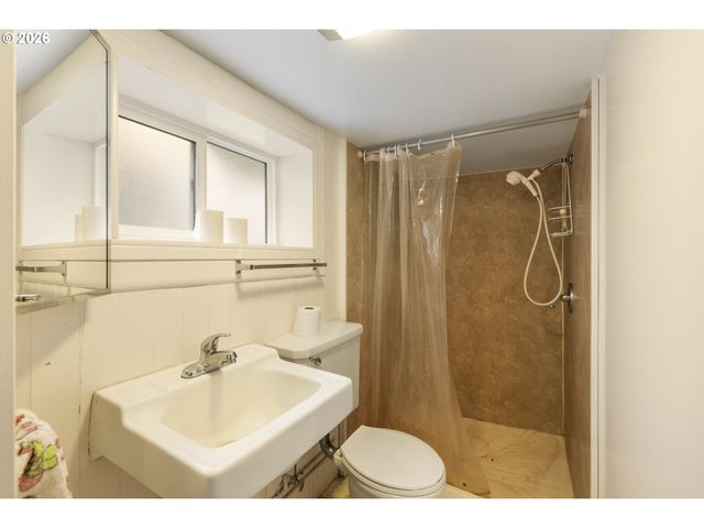 1903 Se 12TH Ave, Portland, OR 97214