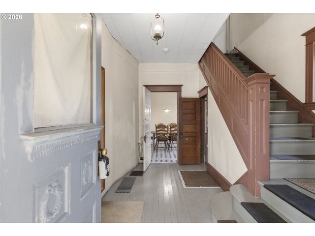1903 Se 12TH Ave, Portland, OR 97214