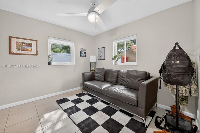 6640 Douglas 0, Hollywood, FL 33024