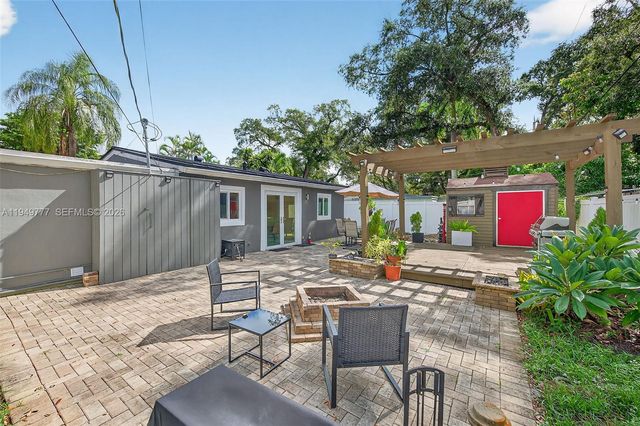 6640 Douglas 0, Hollywood, FL 33024