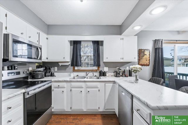 700 W R Street, Lincoln, NE 68528