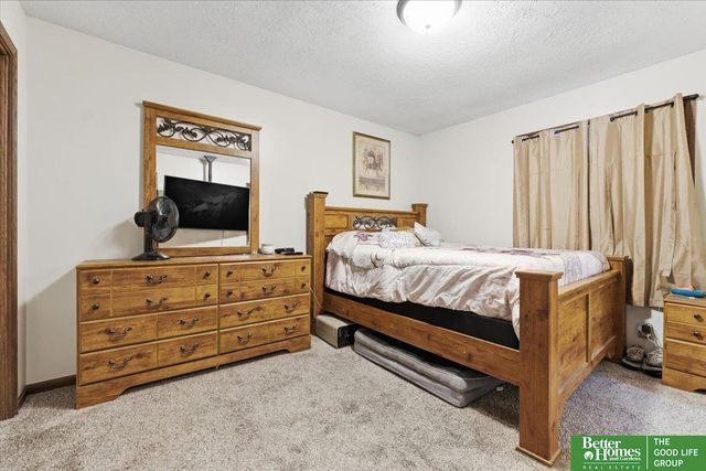 700 W R Street, Lincoln, NE 68528