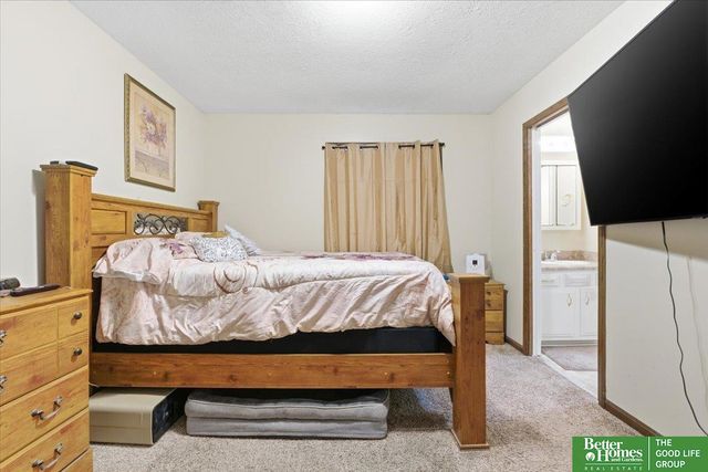 700 W R Street, Lincoln, NE 68528