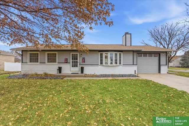 700 W R Street, Lincoln, NE 68528