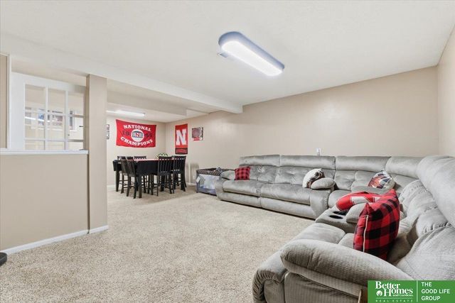 700 W R Street, Lincoln, NE 68528